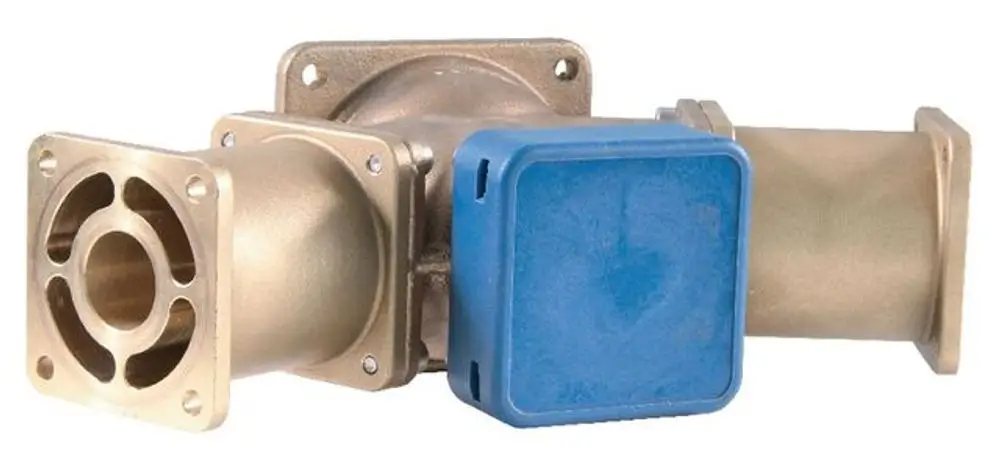 Syr 2-fach Verteiler, Metallkörper mit zwei Anschlussflanschen auf der linken und rechten Seite sowie einem blauen Steuergerät auf der Oberseite.